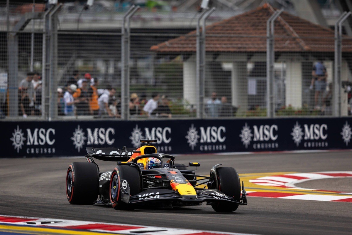 Remény Verstappen előtt? A Red Bull egyelőre Szingapúrban sem tűnik rossznak